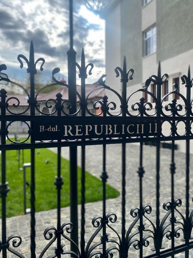 Augsburg Apart Piatra Neamţ Buitenkant foto