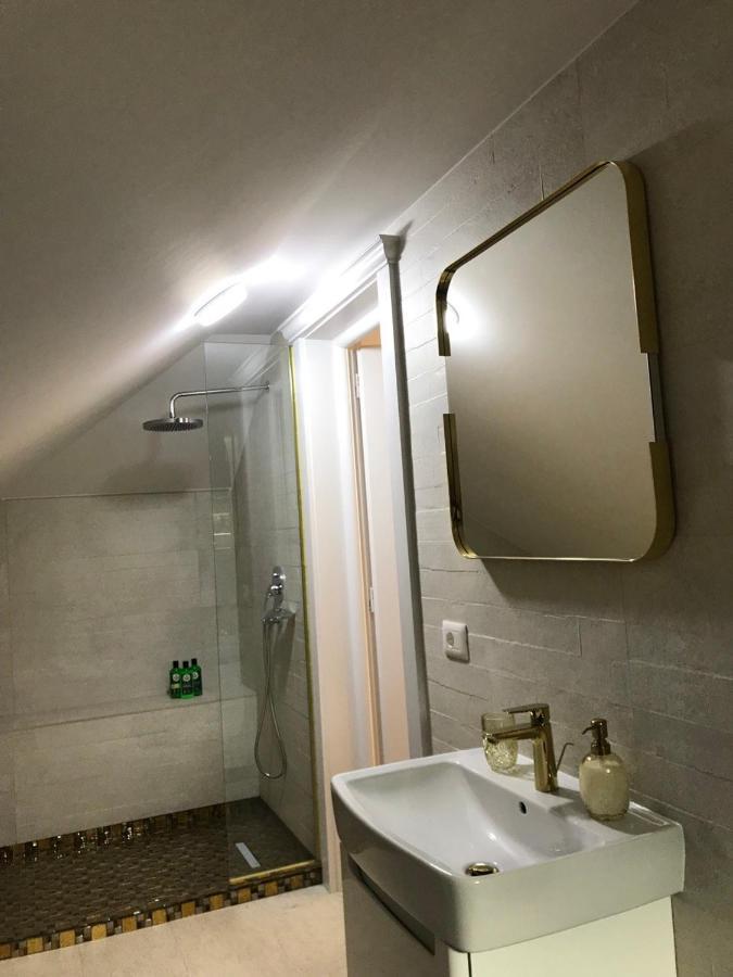 Augsburg Apart Piatra Neamţ Buitenkant foto