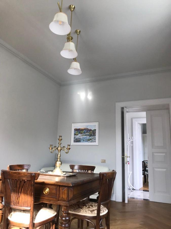 Augsburg Apart Piatra Neamţ Buitenkant foto