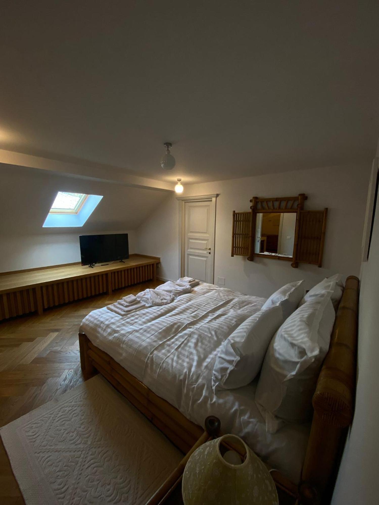 Augsburg Apart Piatra Neamţ Buitenkant foto