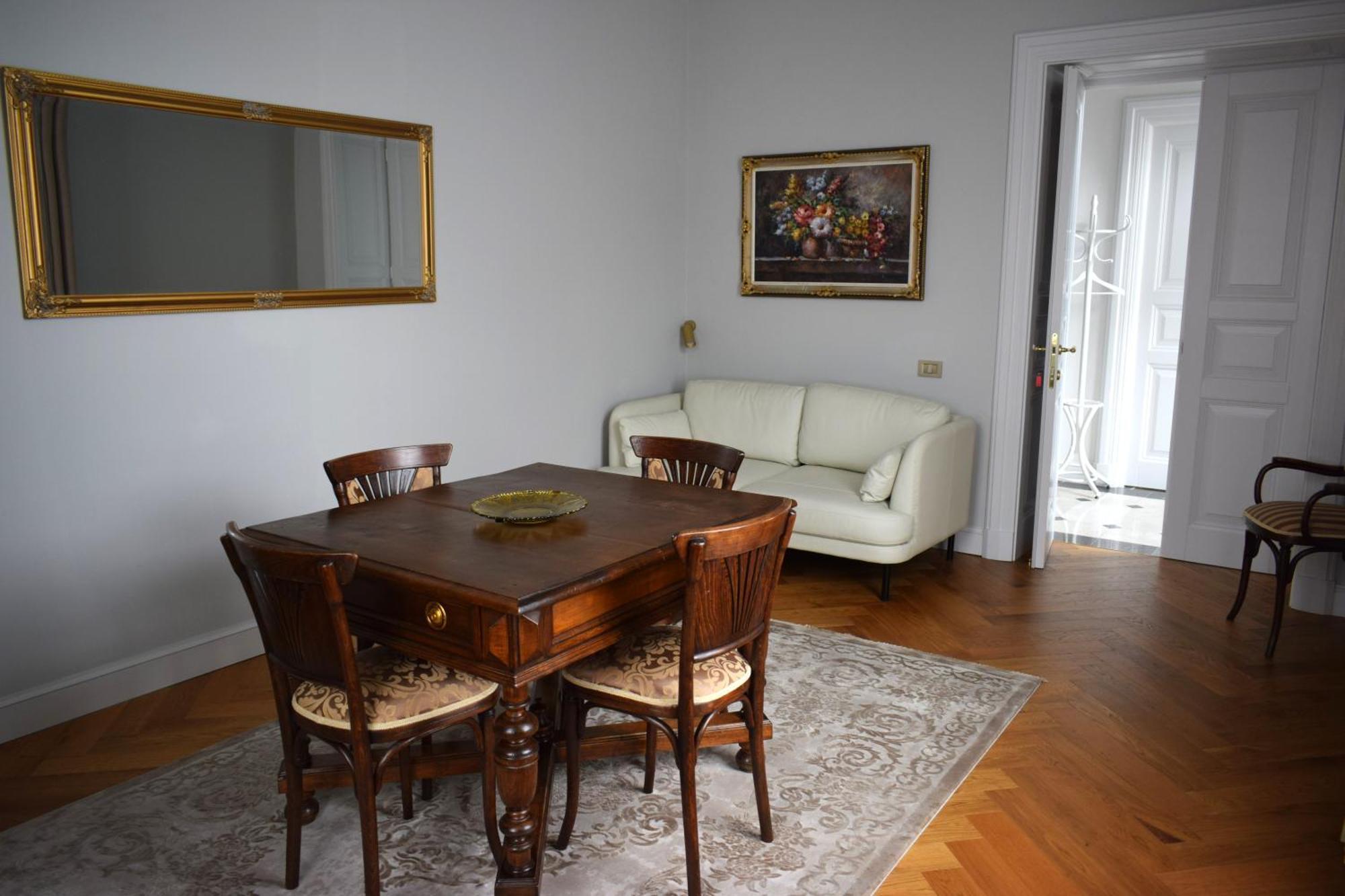 Augsburg Apart Piatra Neamţ Buitenkant foto